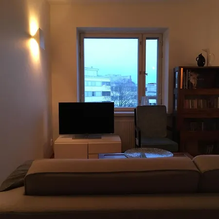 Beautifully Renovated In Kallio Apartment *